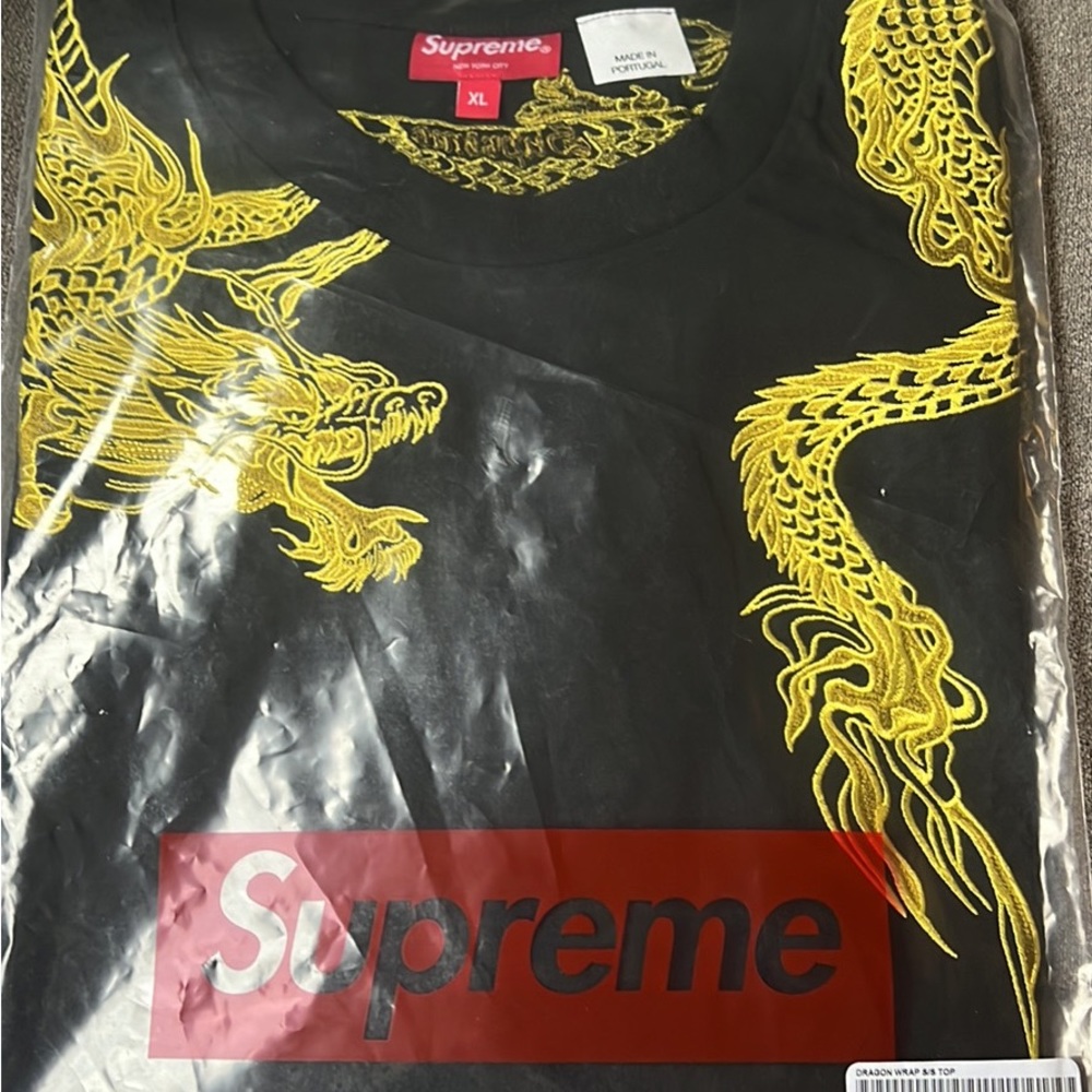 Brand new. Supreme dragon shirt. Black. XL